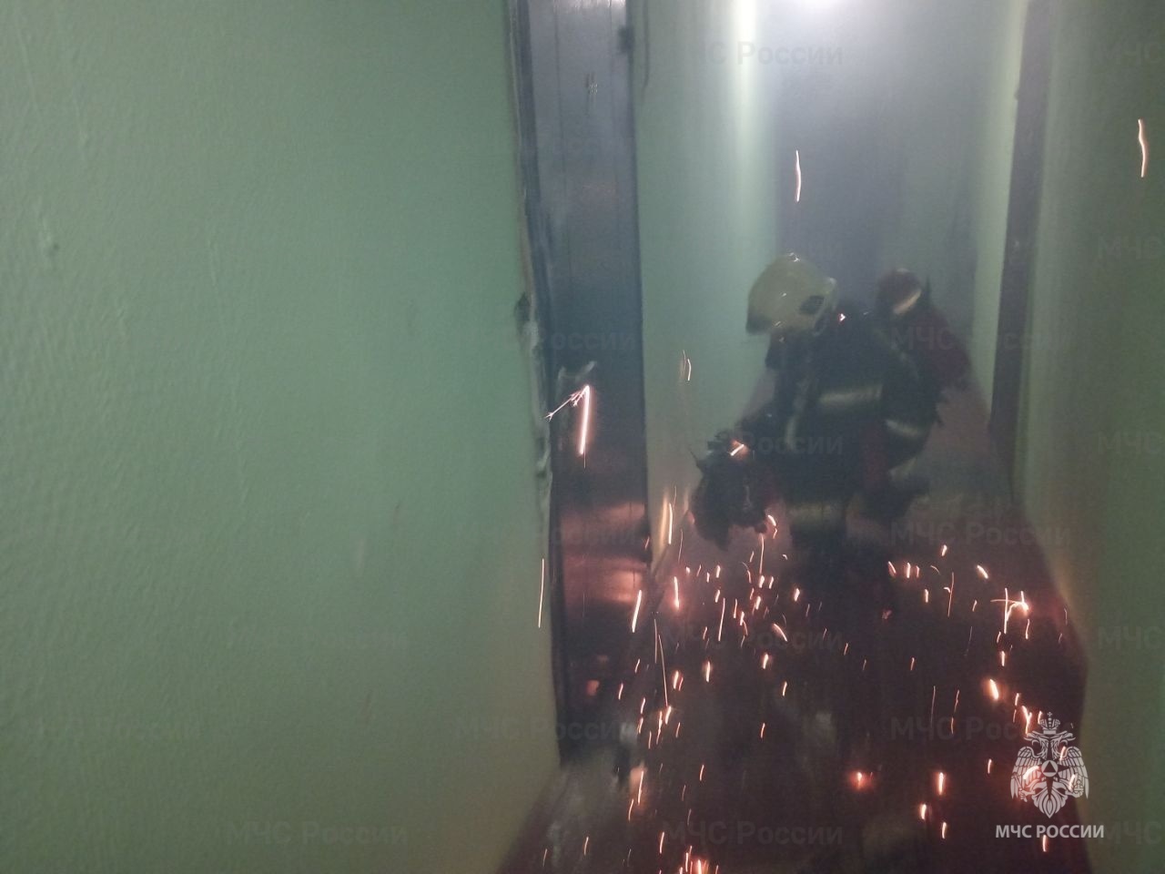 Этой ночью в Коврове из жилого дома эвакуировали 15 человек
