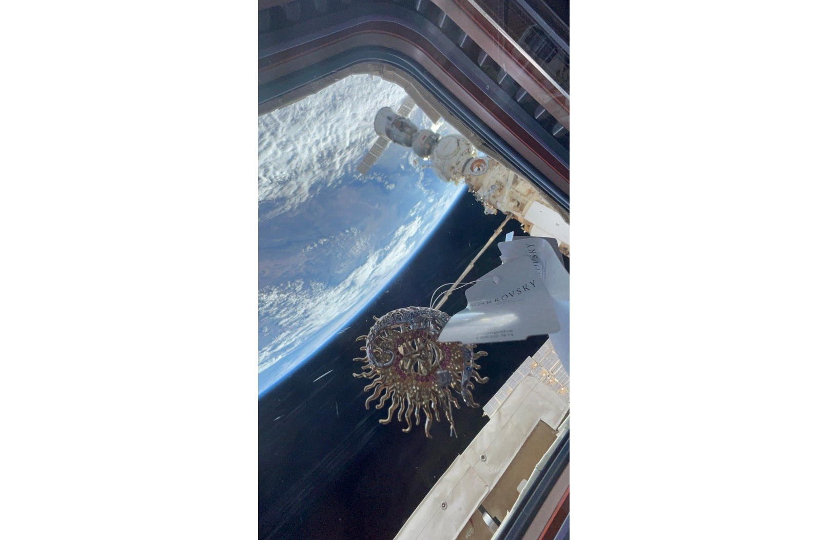 Ювелирные украшения из Покрова попали в космос