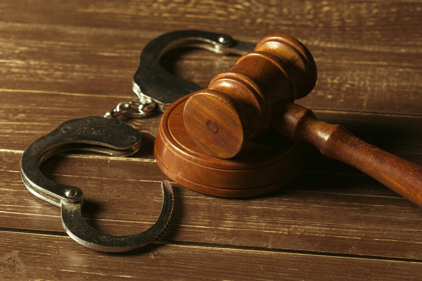 Житель Судогды осужден на 8 лет за поджог, кражу и убийство
