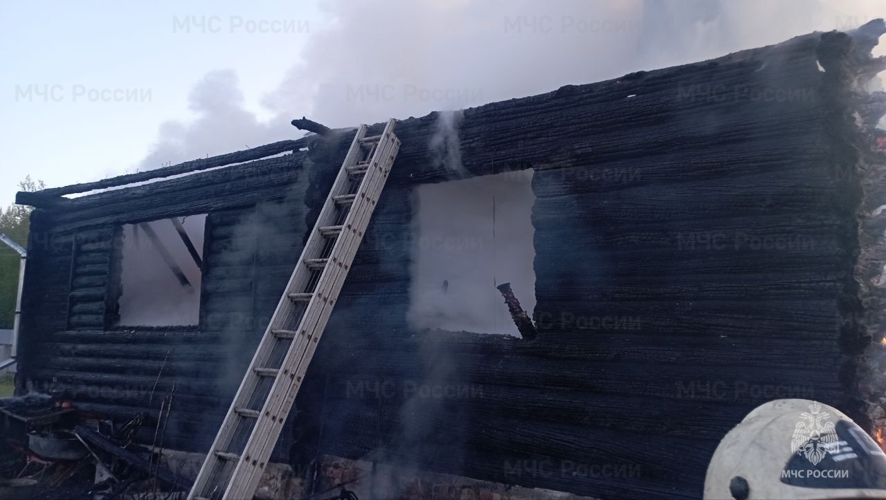 В Ковровском районе сгорел жилой дом с гаражом