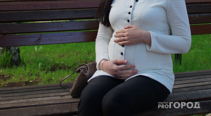 В России собираются ввести доплату женщинам за рождение детей до 25 лет