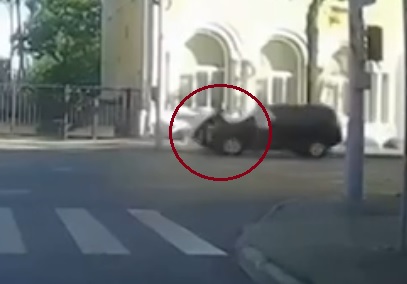 Во Владимире сбили девушку, которая перебегала дорогу на красный сигнал светофора