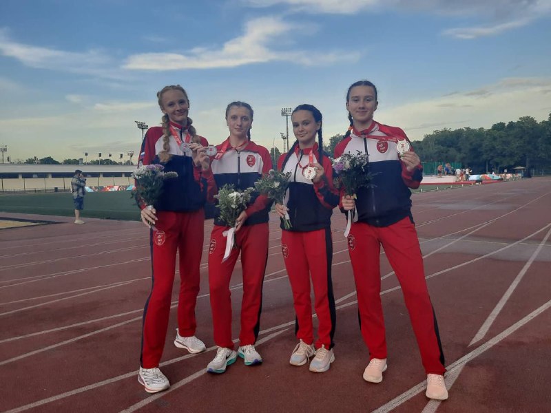 Владимирские бегуньи на международных соревнованиях обновили рекорд области в эстафете