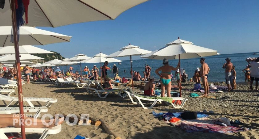 Штраф в 12 тысяч долларов: туристам запретили ходить на пляжи в Турции