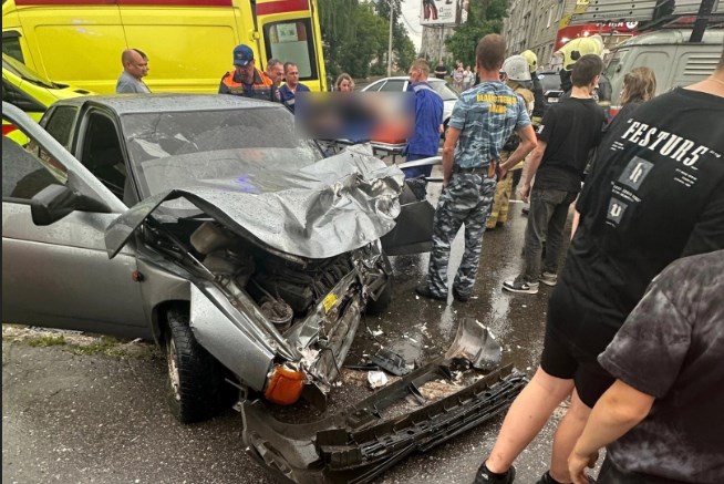 В Муроме при столкновении двух легковых автомобилей погибла девушка 