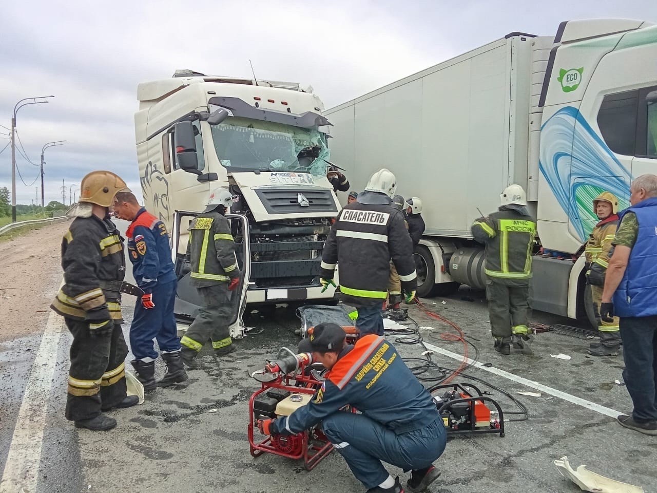 Во Владимирской области в ДТП с двумя грузовиками пострадал мужчина 