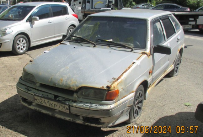 Владельцев нескольких ржавых автомобилей во Владимире уведомили о вывозе на спецстоянку