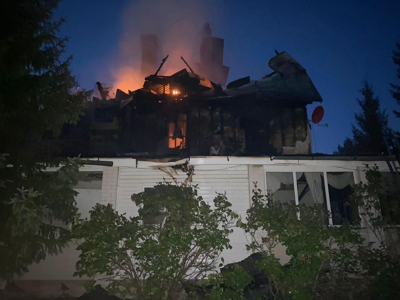 Мощный пожар уничтожил частный дом в Киржачском районе