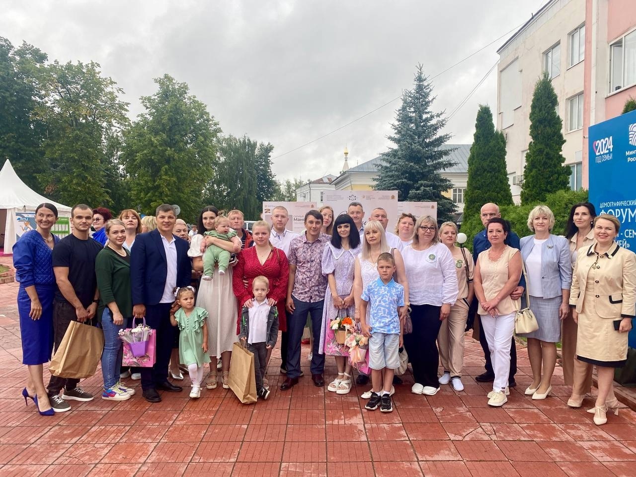 Выставка "Семьи героев" отправится по городам Владимирской области 