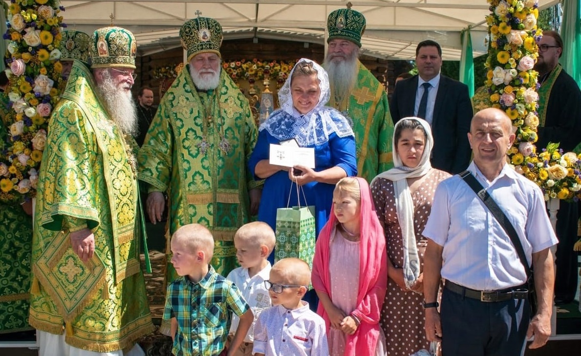 Мать восьмерых детей из Владимирской области наградили Патриаршим знаком материнства