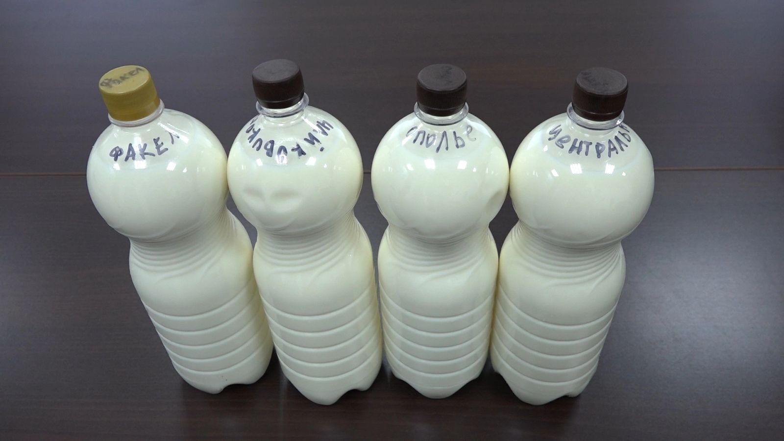 Активисты проекта партии «Единая Россия» проверили сырое разливное молоко
