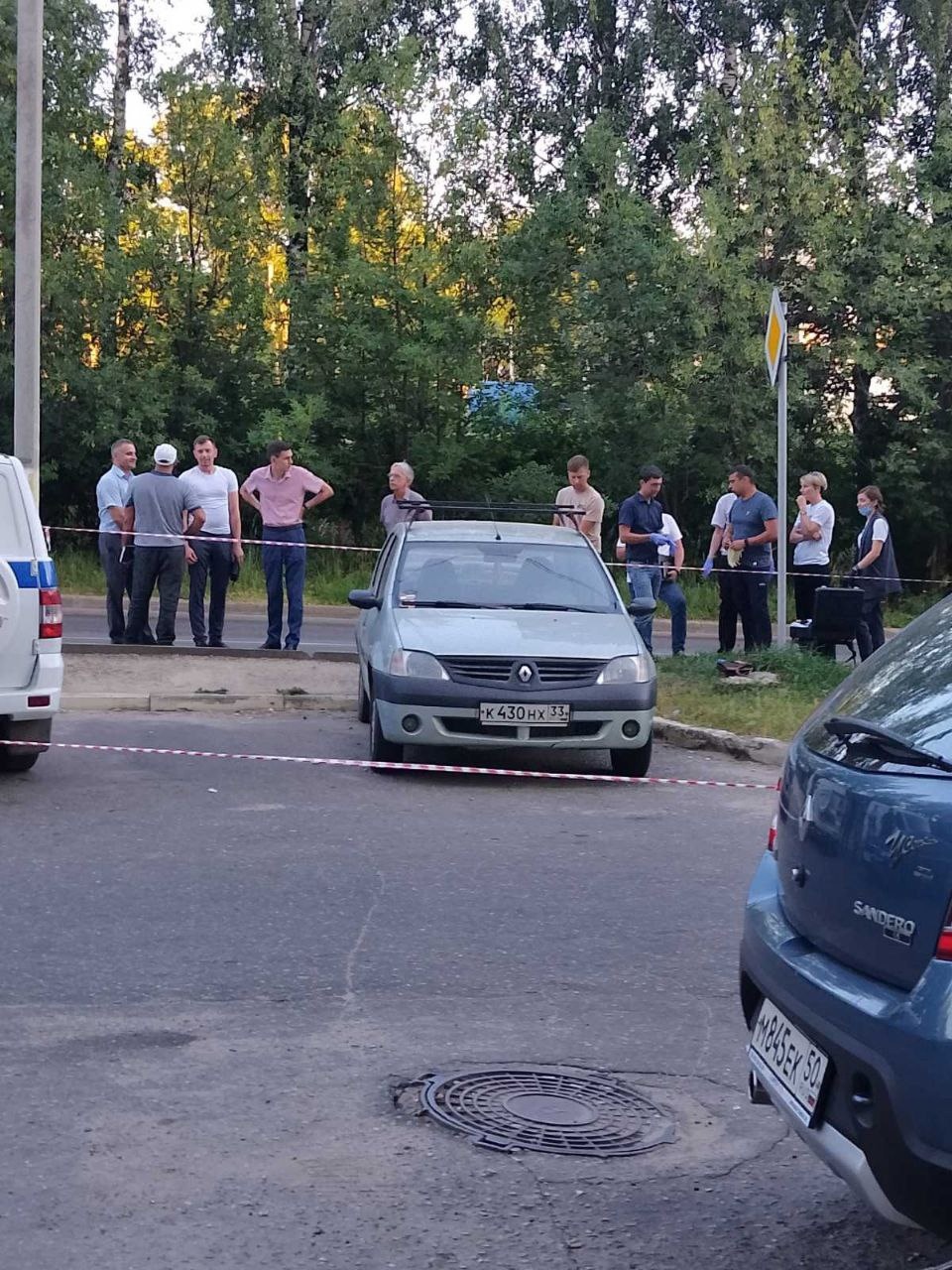 Во Владимире в микрорайоне Веризино в багажнике "Логана" нашли труп мужчины
