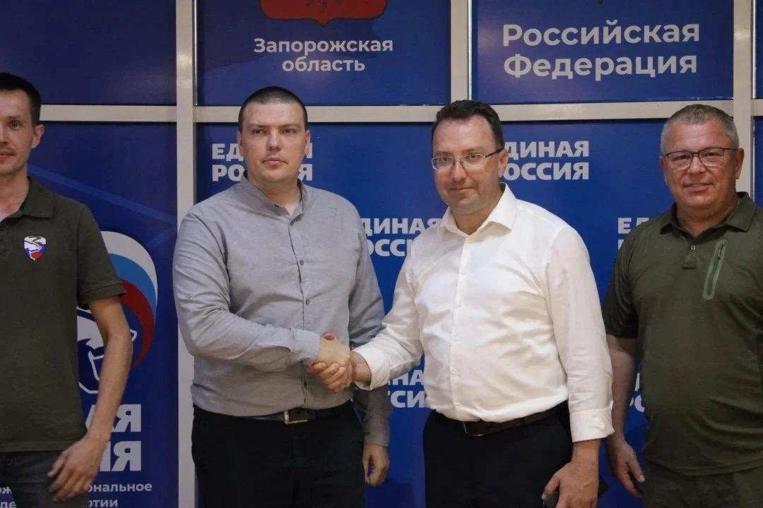 Дмитрий Лызлов и Дмитрий Рожков посетили Штаб общественной поддержки «Единой России» в городе Мелитополе