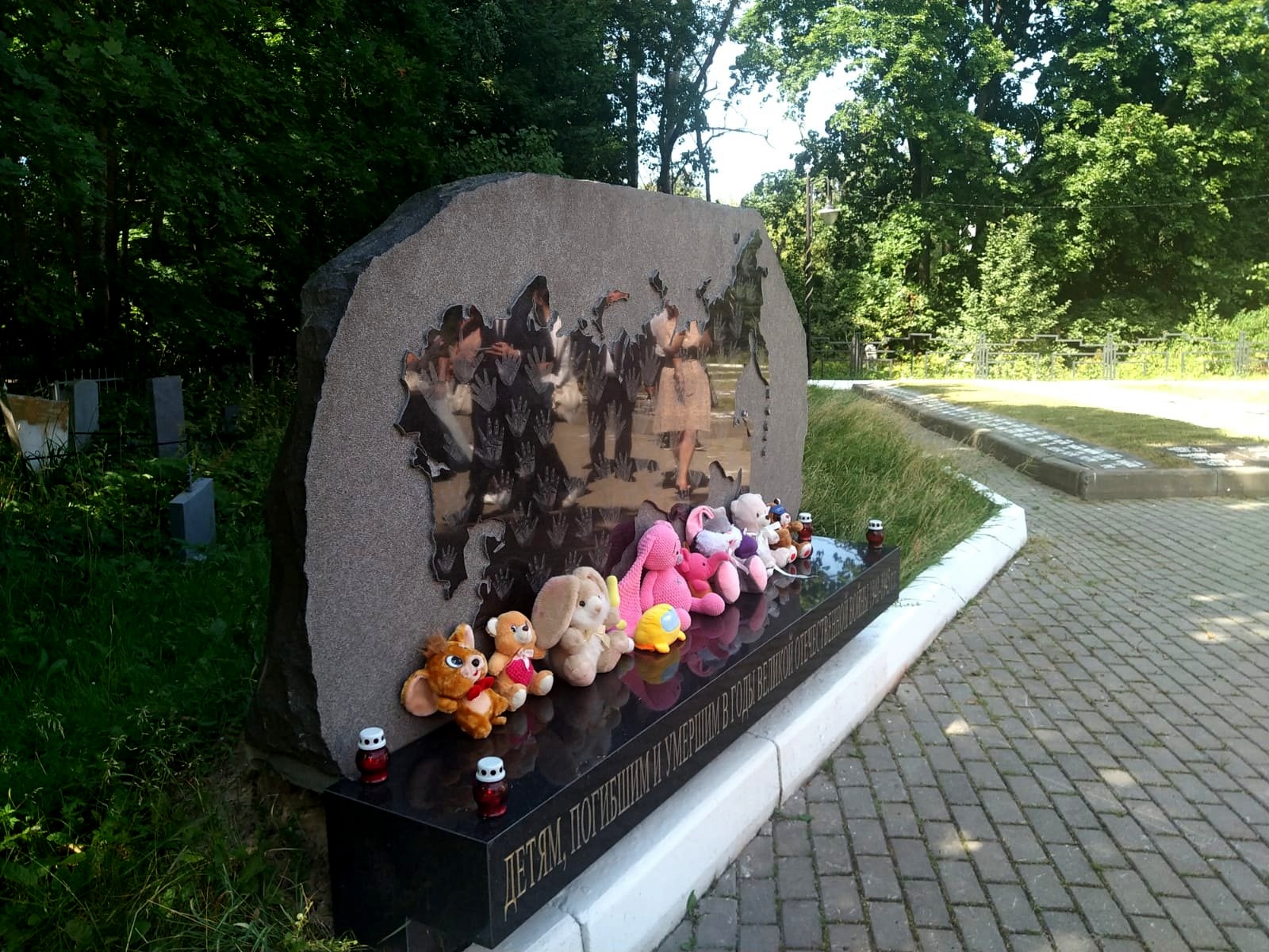 Владимирская общественность отметила День памяти детей - жертв войны в Донбассе