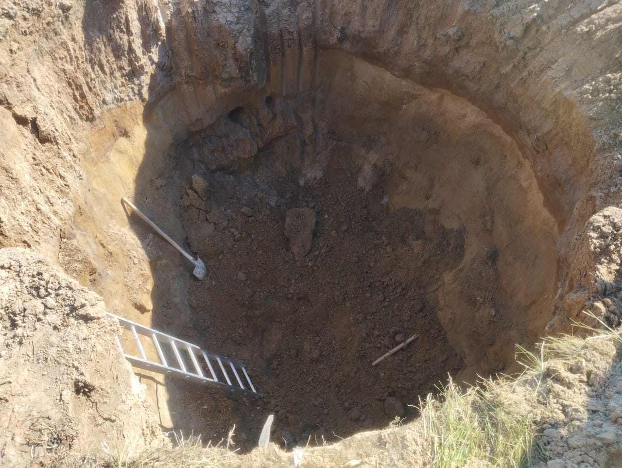 Во Владимирской области мужчину насмерть завалило грунтом в яме 