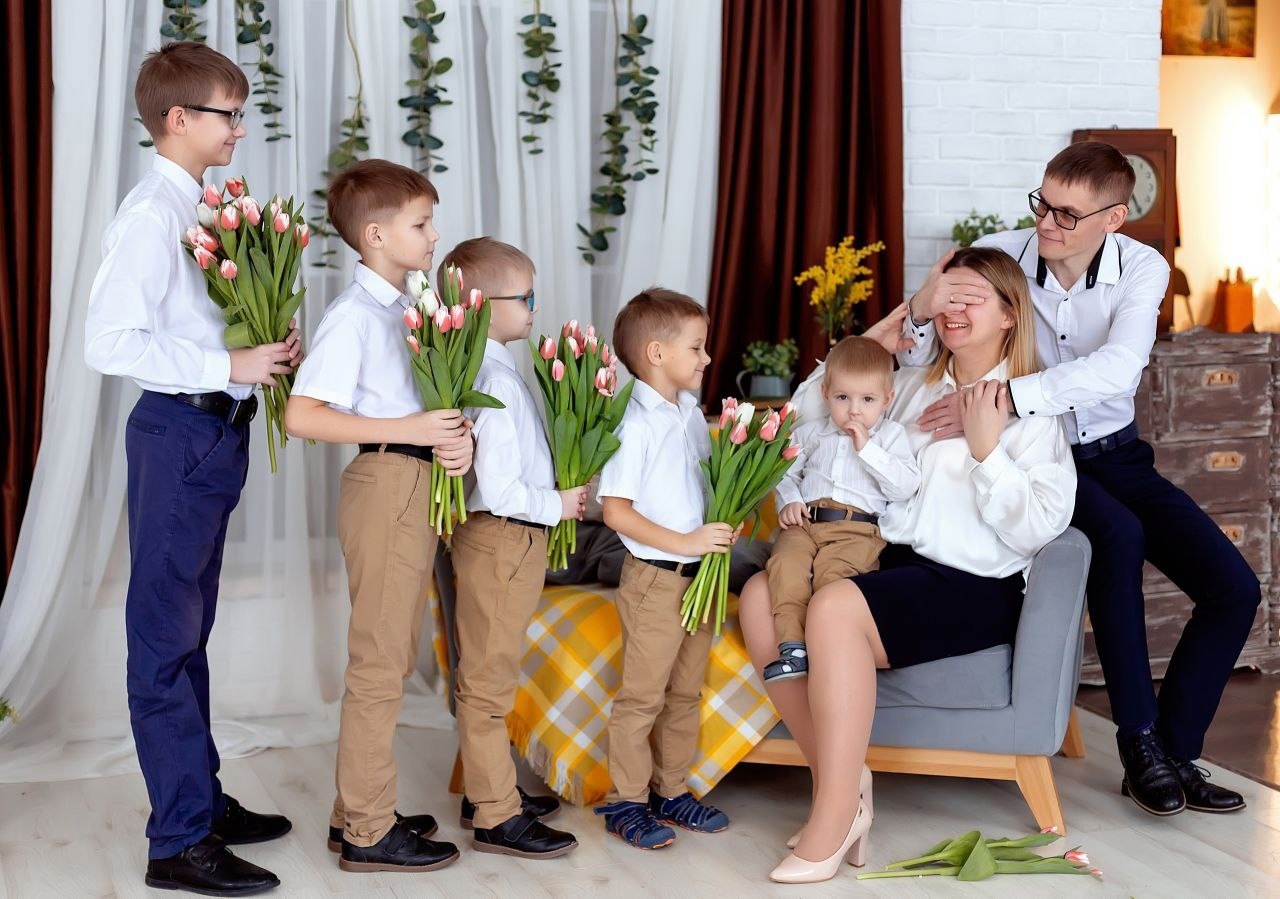 Многодетная семья из Владимирской области победила во Всероссийском конкурсе "Семья года"