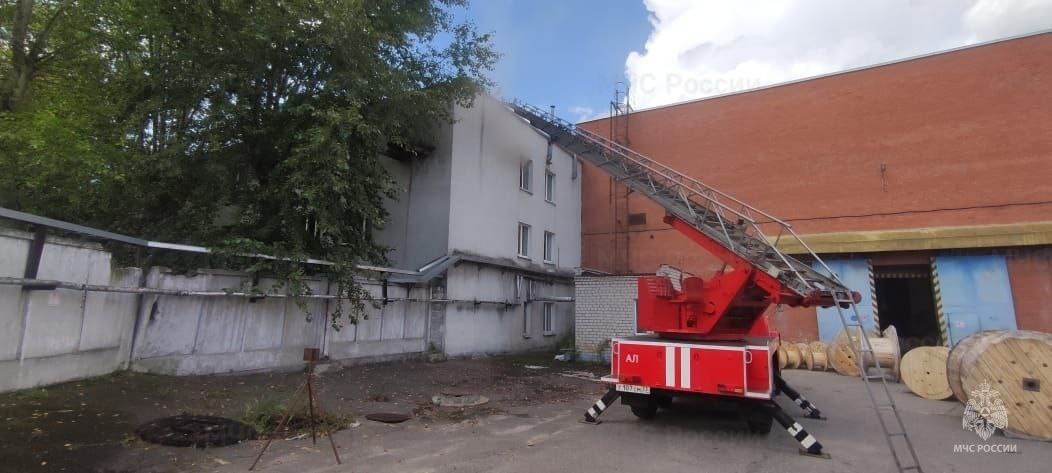 Владимирские пожарные оперативно ликвидировали пожар в столовой крупного завода