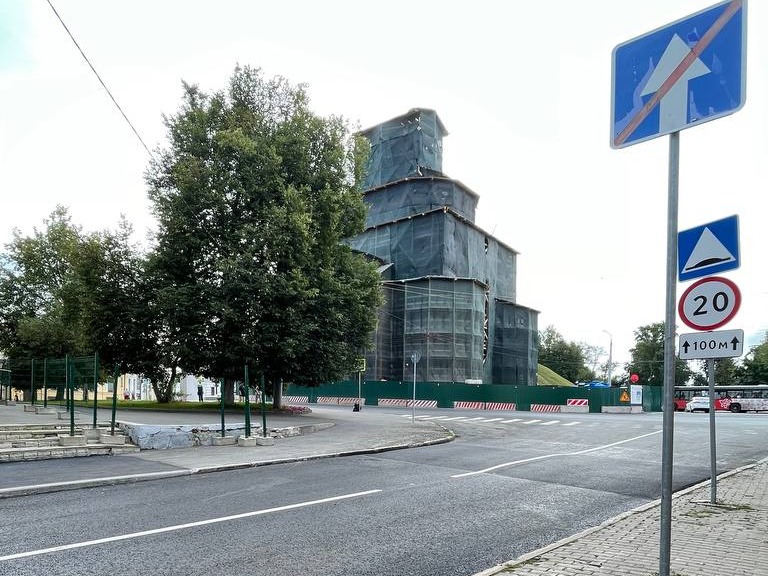 В центре Владимира появился «лежачий полицейский» на улице Никитской