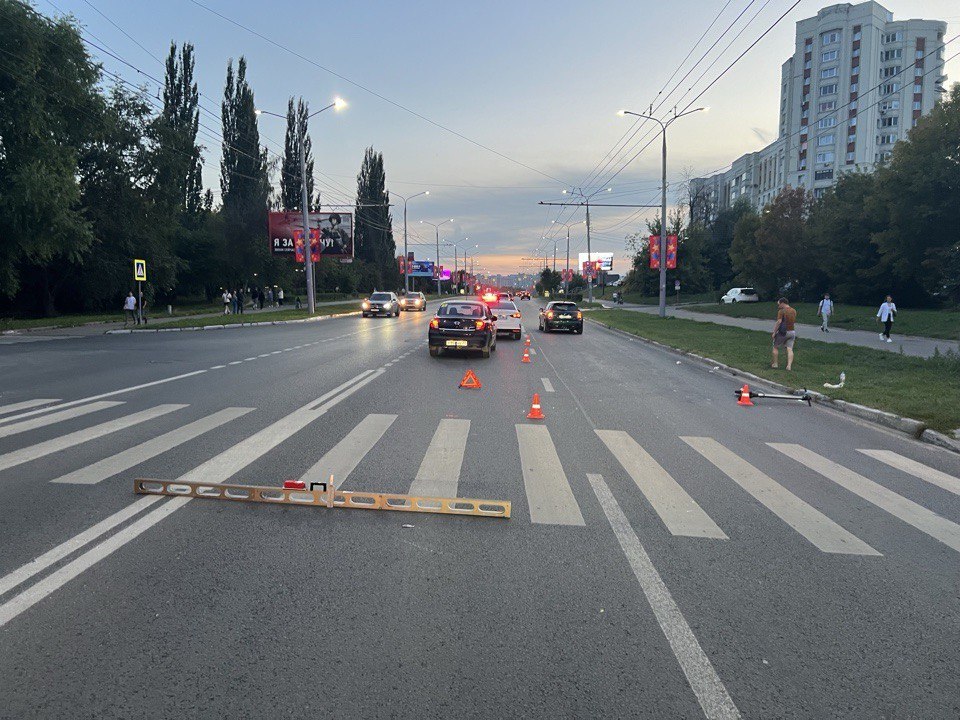 Во Владимире в ДТП попали легковушка и самокатчик