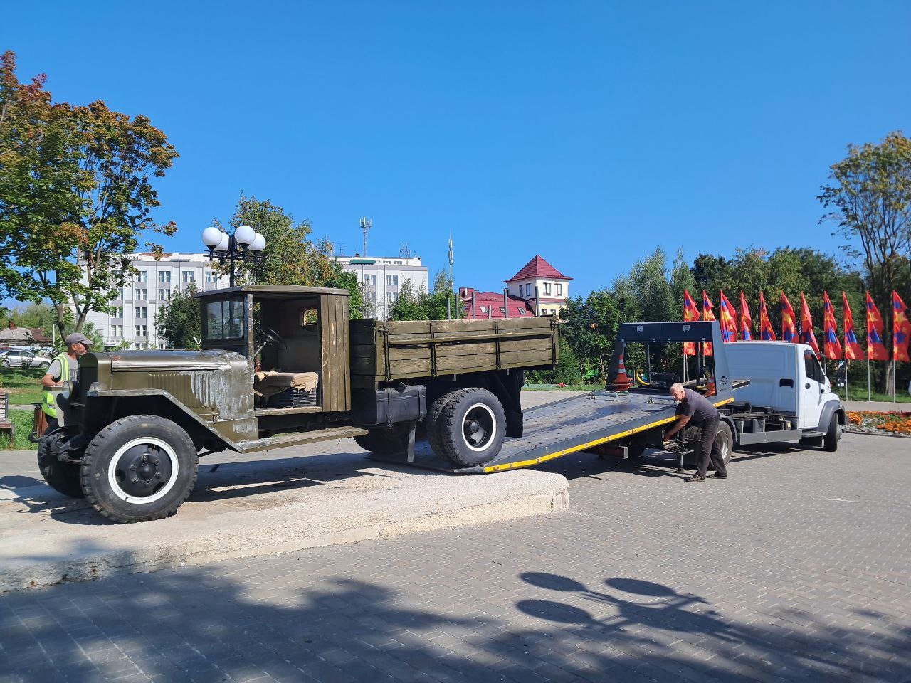 Во Владимирском Патриотическом сквере вандалы повредили военно-исторический экспонат