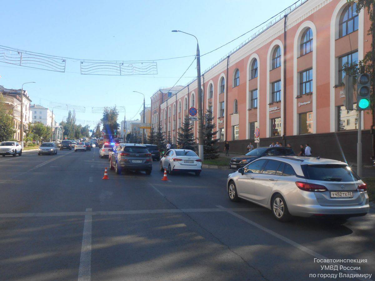 Во Владимире мопедист столкнулся с внедорожником