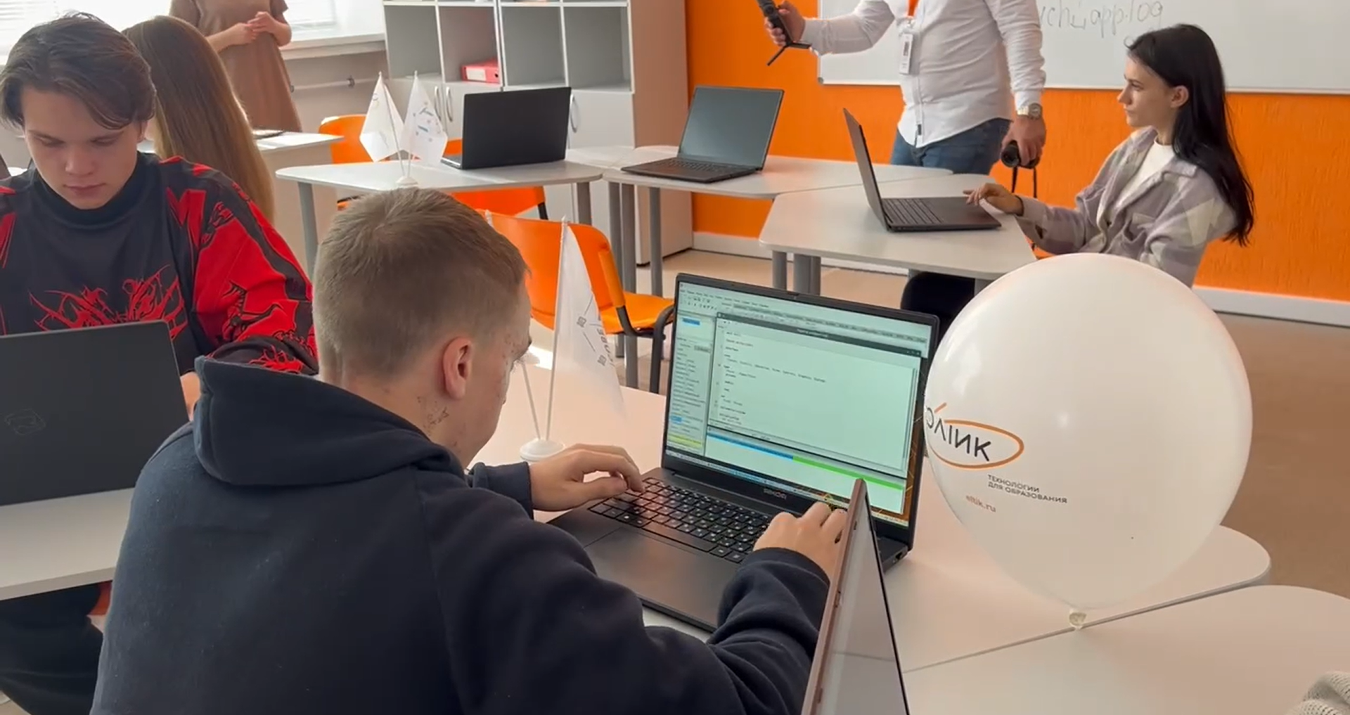 В Кольчугинском колледже открылся центр цифрового образования «IT-куб»