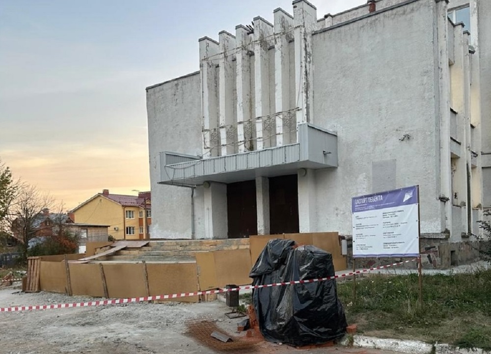 Во Владимире подрядчик сорвал сроки ремонта крыши детской музыкальной школы 