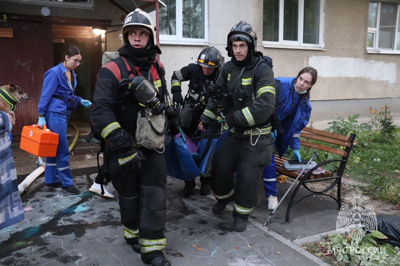 Во Владимире пожарные спасли пожилую женщину, которая надышалась угарным газом