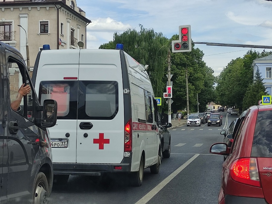 В Кольчугино бывший гравврач больницы ездила на отдых на служебном автомобиле 