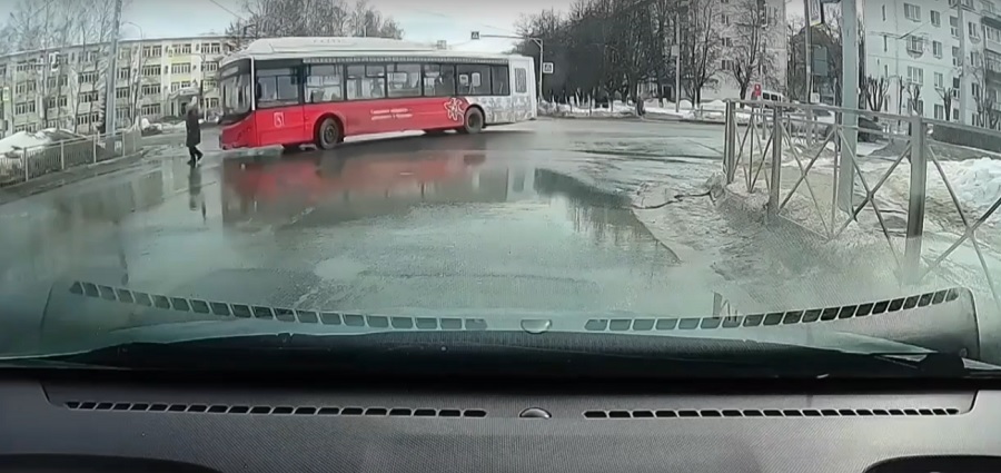 Во Владимире внук сбитой автобусом пенсионерки взыскал компенсацию с "Владимирпассажиртранс" 