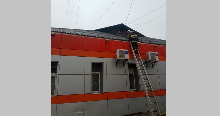 Во Владимирской области загорелся магазин 