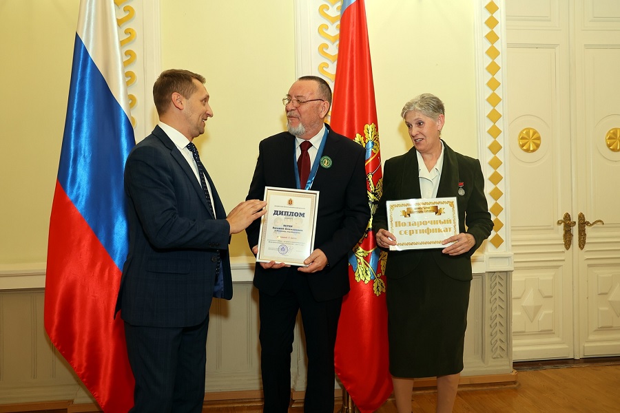  Во Владимире наградили лучших отцов региона 