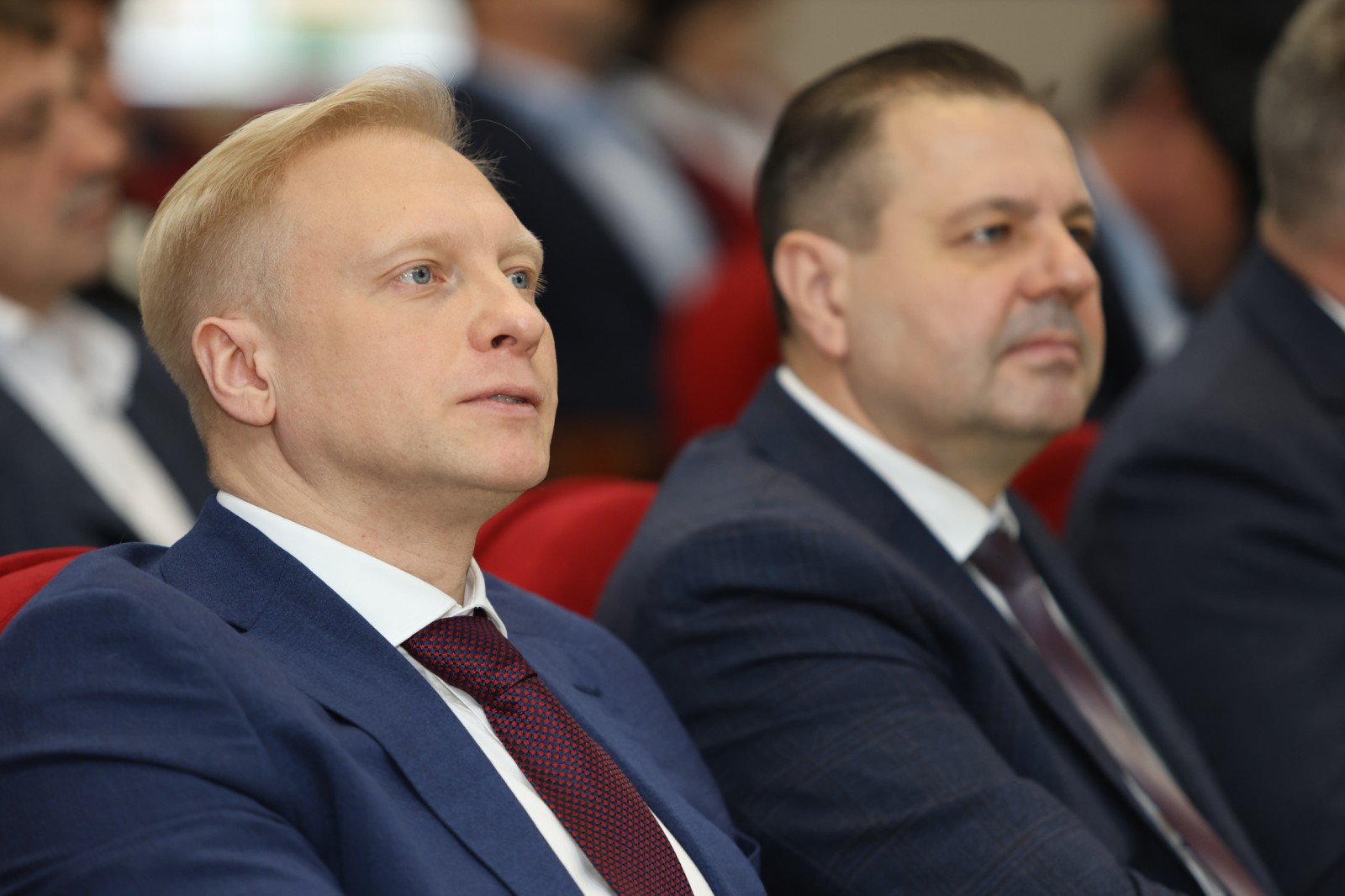 В Радужном депутаты регионального и муниципального уровней обсуждали бюджет на 2025 год и развитие кадетского образовани