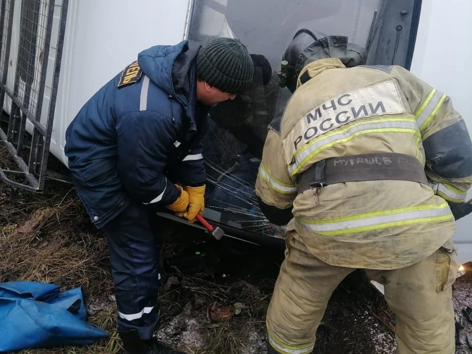 Во Владимирской области спасатели вызволили из авто после ДТП водителя «Газели»