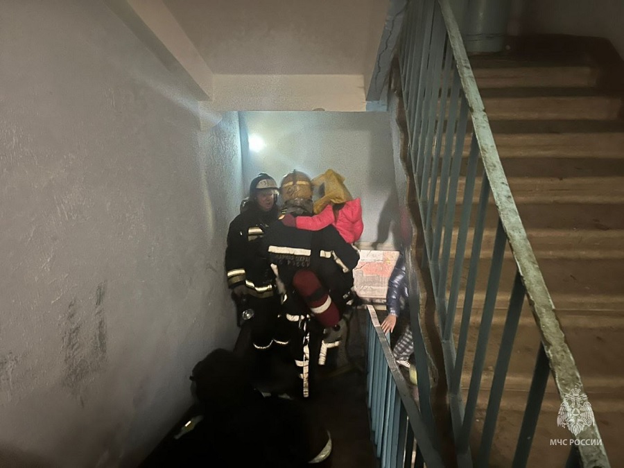Из горящего дома во Владимире спасли троих детей 