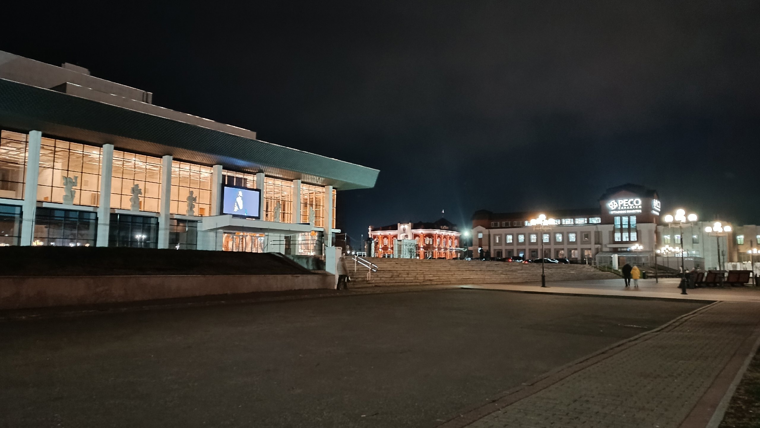 Владимирцам предлагают  разработать проект реновации Театральной площади