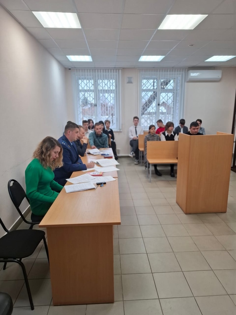  школьники Меленковского района посетили судебное заседание по ДТП