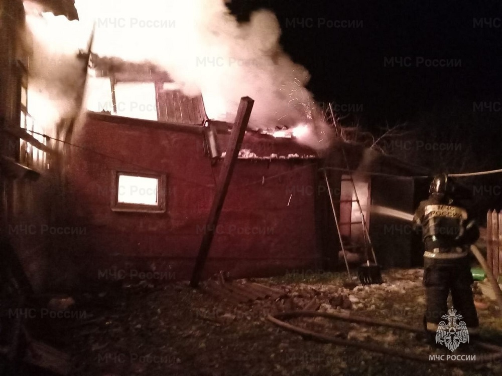Во Владимирской области пожар уничтожил жилой дом 