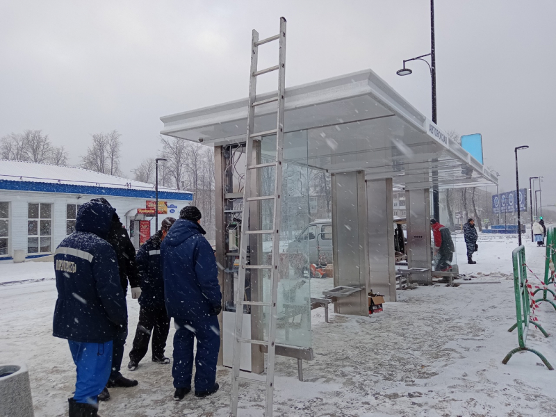 В Муроме установили три новых остановочных комплекса из закаленного стекла