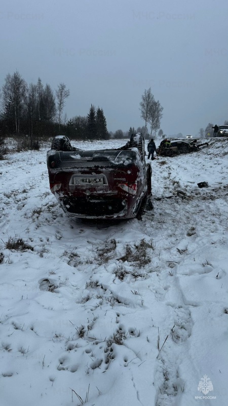 В ДТП под Суздалем перевернулось авто