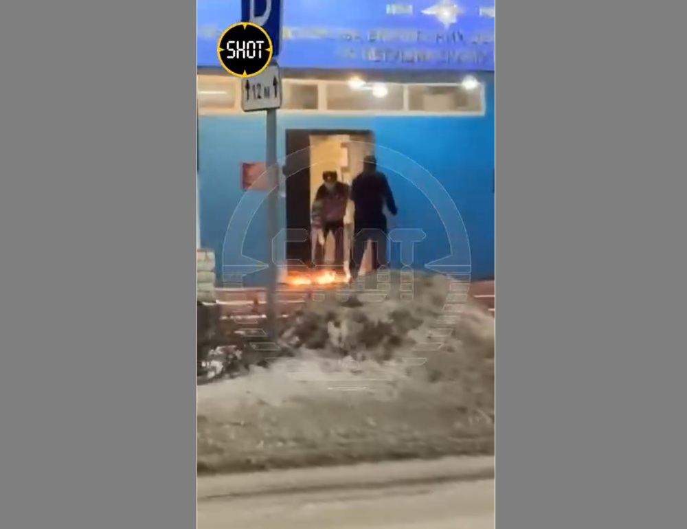 Во Владимирской области учительница бросила коктейль Молотова в здание местного отдела МВД