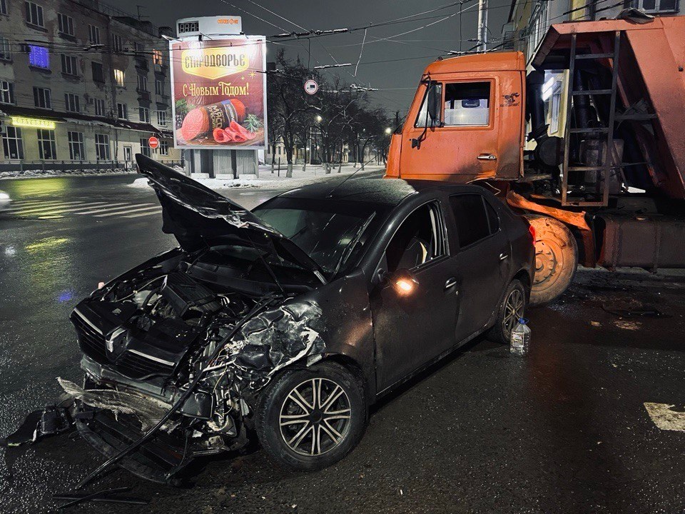 Во Владимире водитель "Land Rover" не уступил дорогу и устроил ДТП с пострадавшим 
