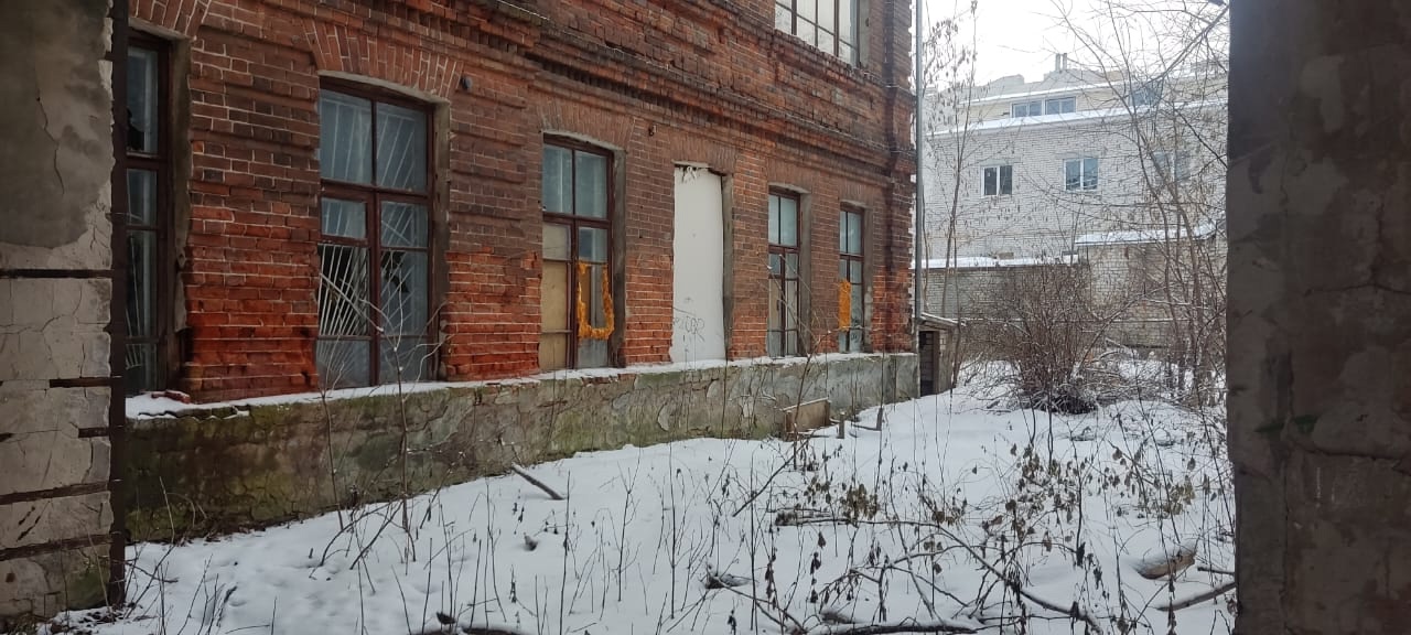 В закрытом учебно-производственном комбинате округа Муром прокуратура обнаружила разбитые окна