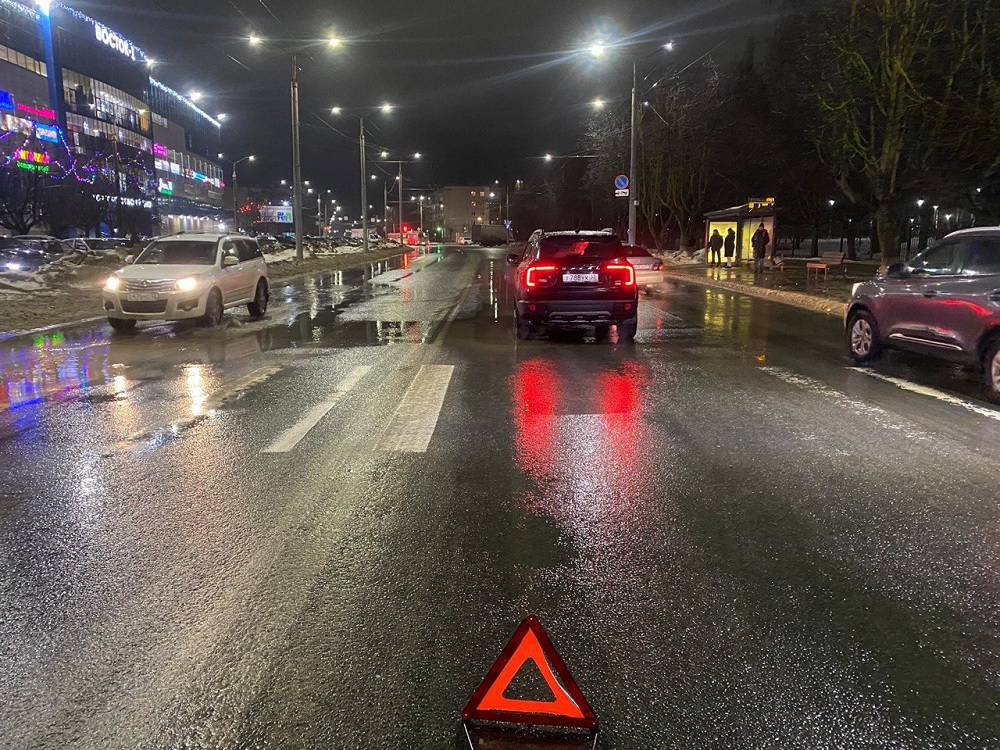 Во Владимире автомобилистка сбила пешехода, который переходил дорогу по нерегулируемому пешеходному переходу 