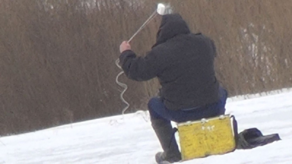 Муромские полицейские поймали мужчину, который незаконно ловил рыбу в Оке запрещенной сетью 