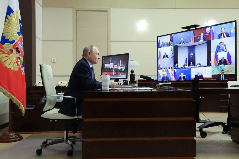 Владимир Якушев предложил Владимиру Путину присвоить почётное звание «Город трудовой доблести» семи городам 