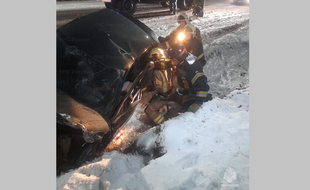 В Гусь-Хрустальном опрокинулся автомобиль 