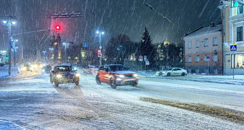 7 ошибок водителей в снегопады, из-за которых можно попасть на деньги - рассказали в ГАИ