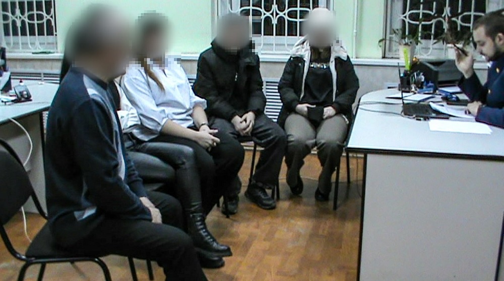 В Гусь-Хрустальном задержали двух подростков, подозреваемых в избиении пенсионера у торгового центра 