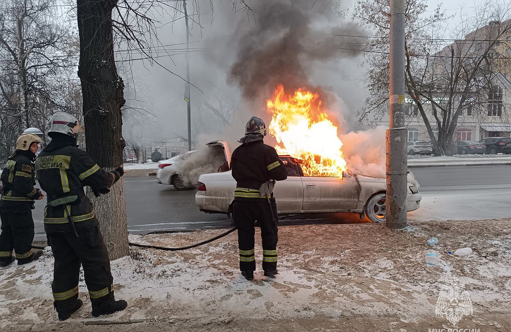 Во Владимире загорелась легковушка